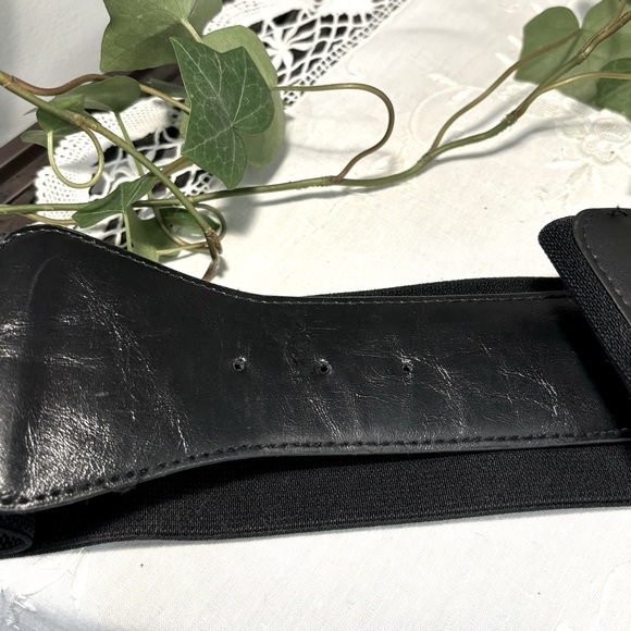 Black Stretch Cinch Belt, Size 34.5 x 3” - Picture 3 of 6
